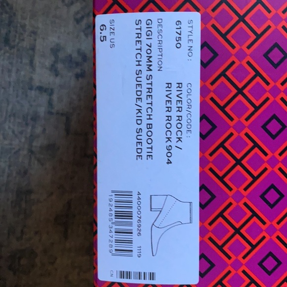 Light brown suede Tory Burch boots with low heel. Never worn dust bag included. - Picture 2 of 6